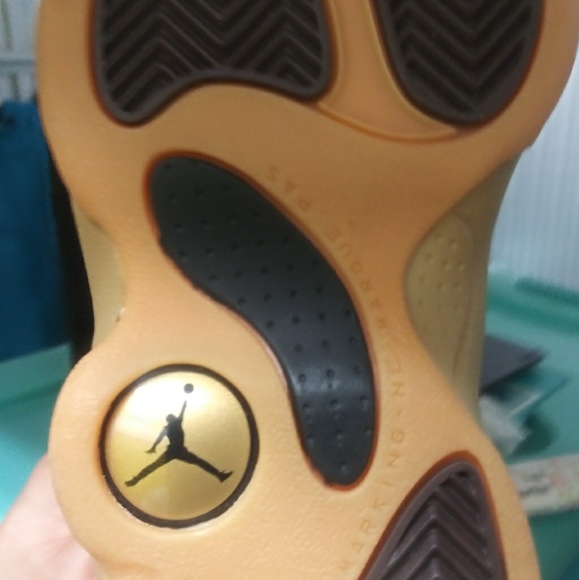 Sz 2 AIR JORDANS - Picture 3 of 3
